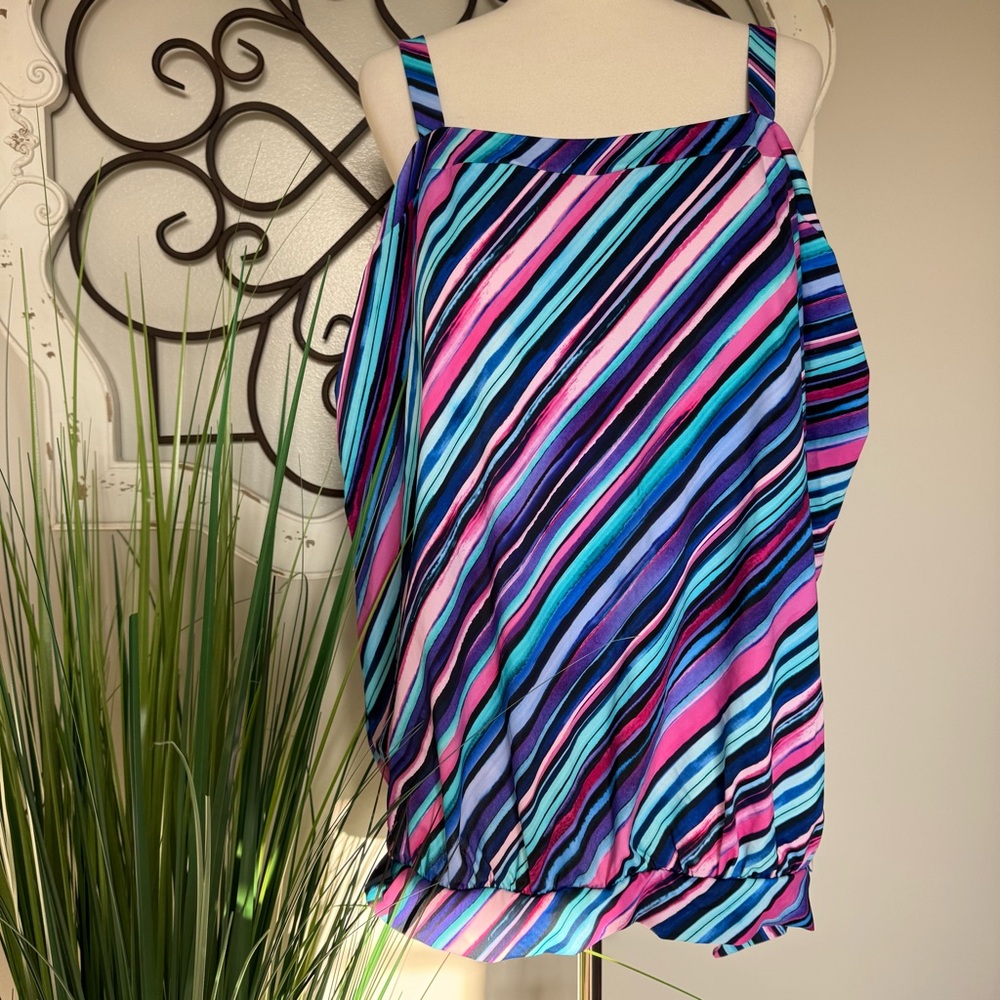 SWIMSUITS FOR ALL Size 26 Colorful Tankini Swimsuit Top